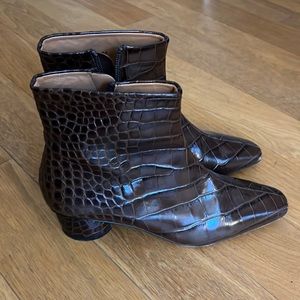 LoQ Brown Leather Ankle Boots